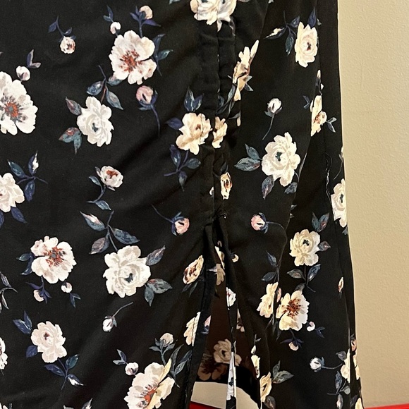 Black floral skirt sz S - Picture 4 of 9